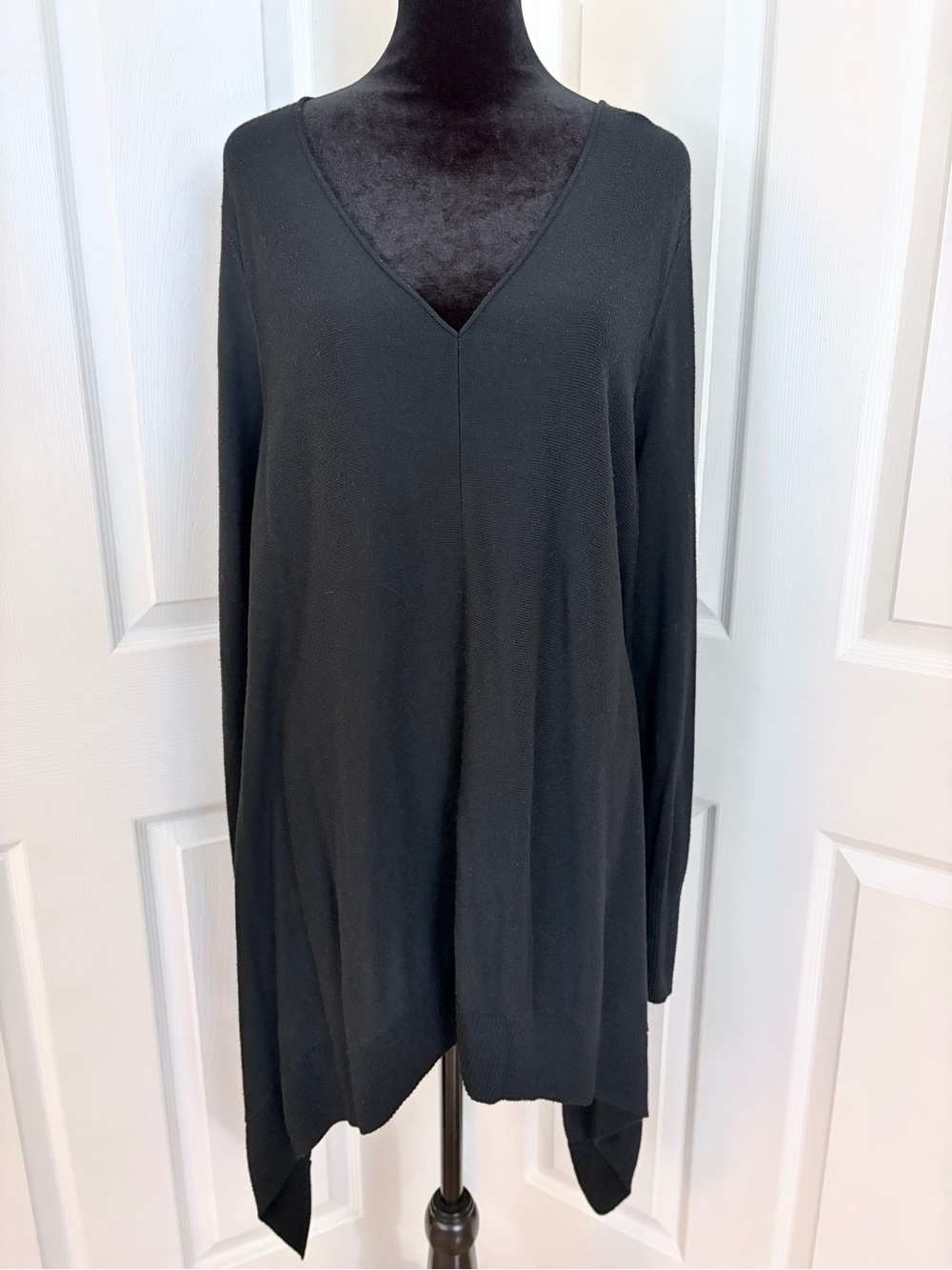Mossimo V-Neck Long Sleeve Top with Sharkbite Hem